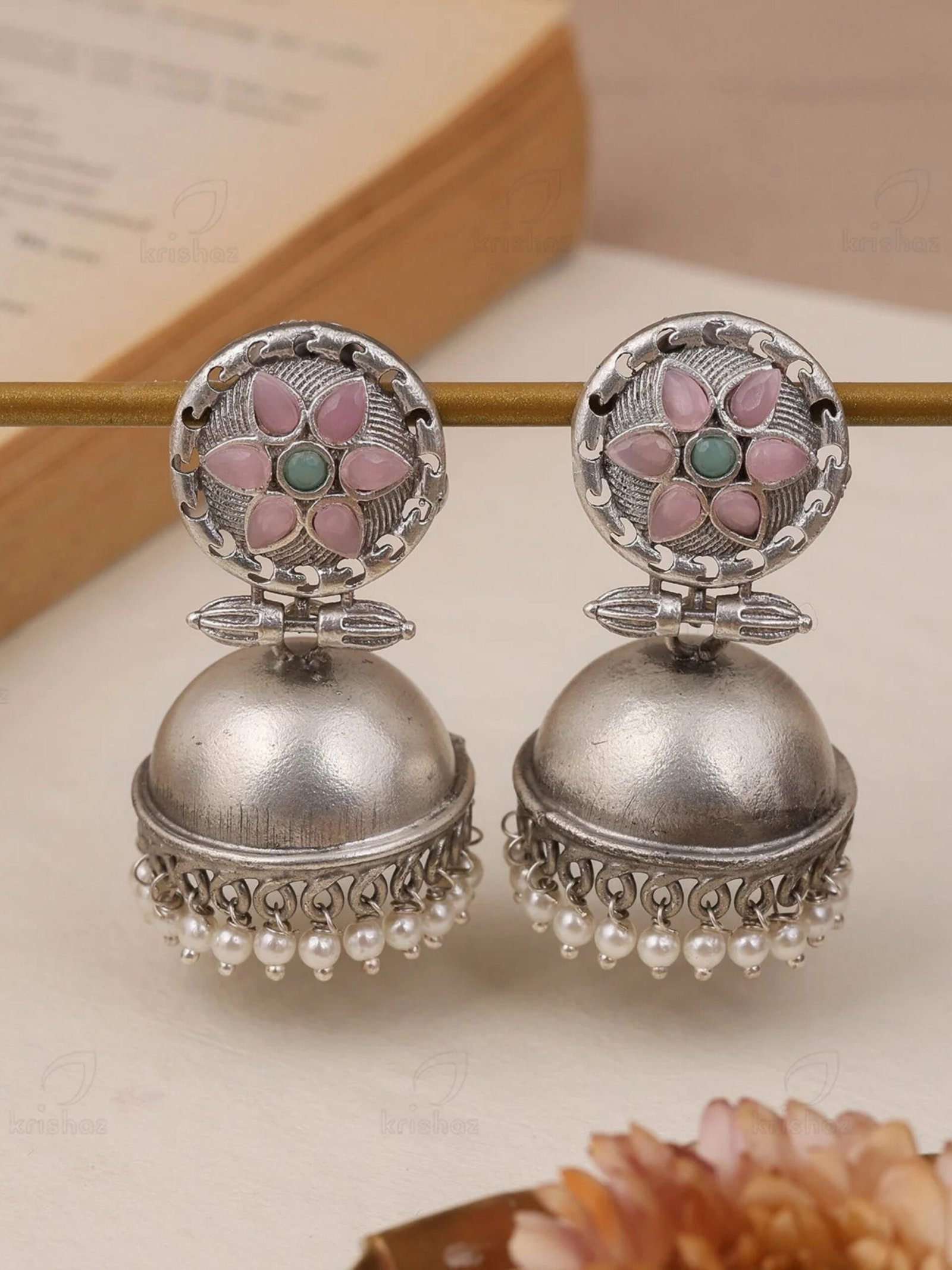 A simple and elegant looking Jhumka