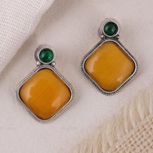 Simple and elegant stone stud