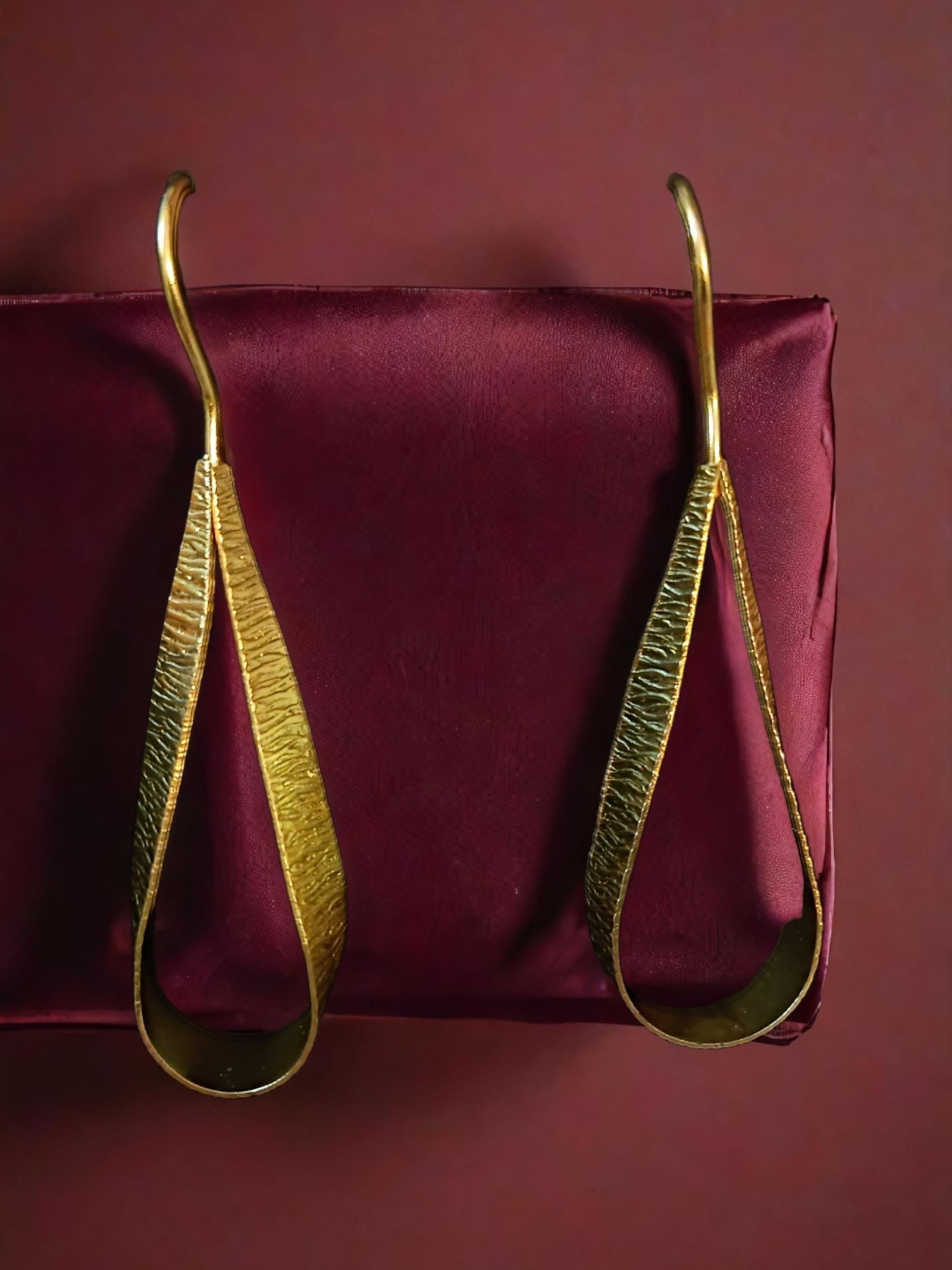 Anti-Tarnish 18k Gold plated Jewellery - Elegant hot selling light weight hanging earrings